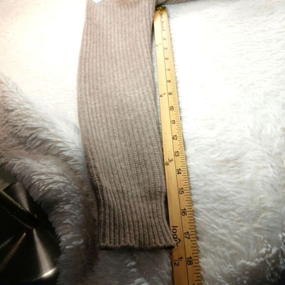 Magaschoni 100% Cashmere V-neck Button-Down Grannycore Cardiga Cream Women's XS. - Picture 9 of 10